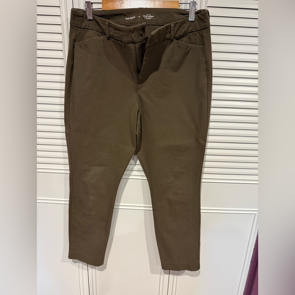 Old Navy Green Ankle Cropped Pants